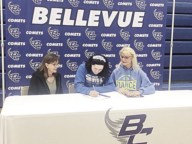SIGNS WITH CLARKE